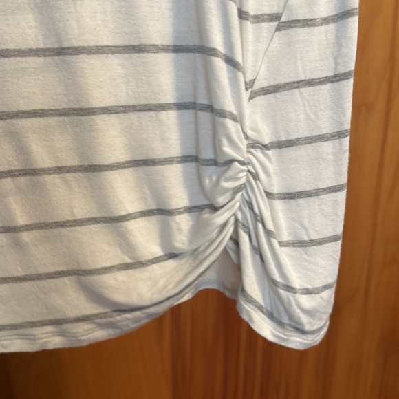 Like new women’s striped cuffed tee - Picture 2 of 5